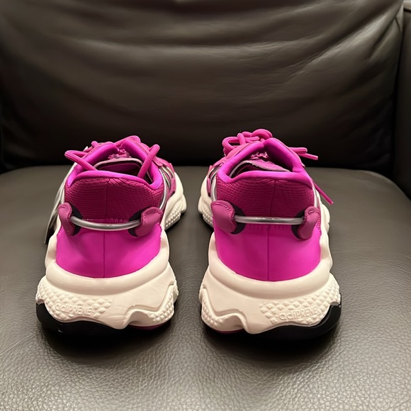 Adidas Ozweego - Picture 4 of 6
